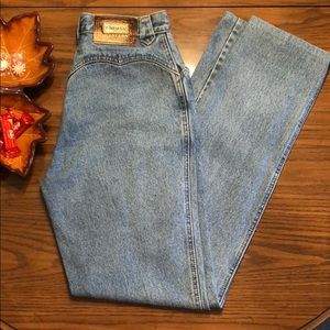 Straight Leg High Waisted Vintage Jeans
